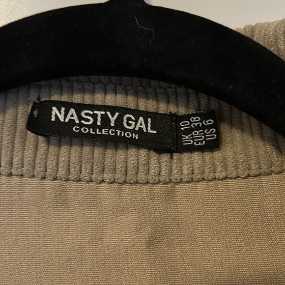 Beige corduroy shirt with brown buttons - Picture 2 of 6